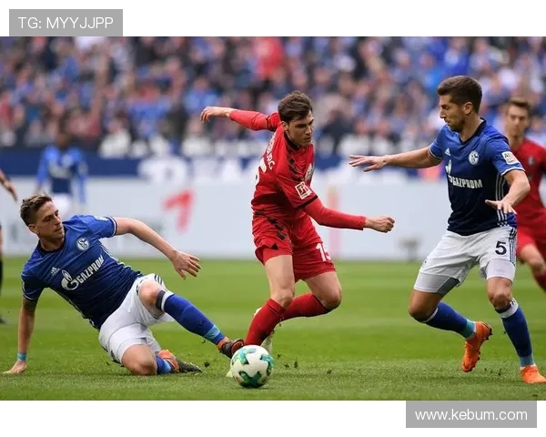 德甲弗赖堡高压逼抢