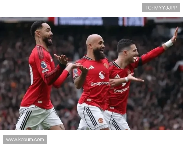 曼联防线失误频繁引发争议：英超赛场稳定性面临考验