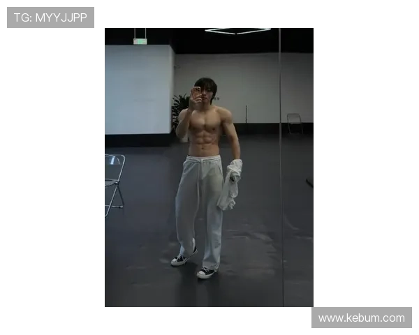 刘国梁居然在豪宅里藏了个秘密健身房，普通人真想不到他这生活有多拼惨